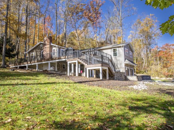 luxury custom home and attached garage in pottstown pa