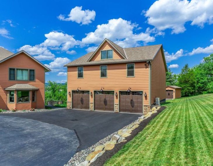 Rustic Garage in Palm, PA