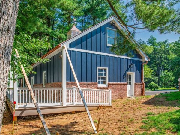 side of metal garage